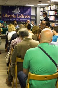 Talking science in the library in Naples